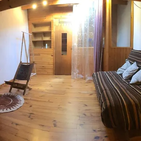 Maison Cosy Et Conviviale, Le B7 * Besset