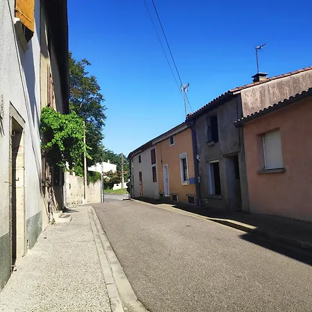 Maison Cosy Et Conviviale, Le B7 Apartment Besset