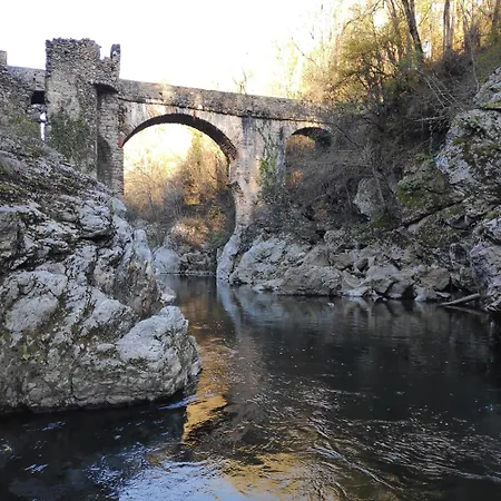 Maison Cosy Et Conviviale, Le B7 *