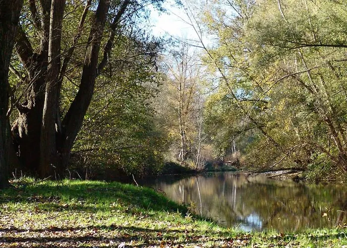 Maison Cosy Et Conviviale, Le B7 *