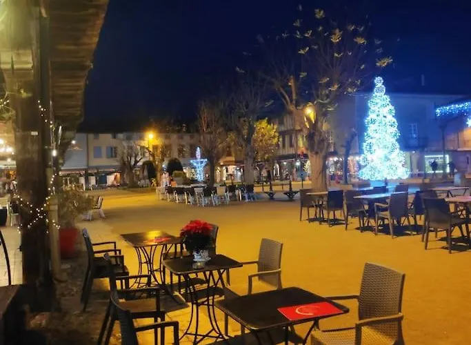 Maison Cosy Et Conviviale, Le B7 Besset