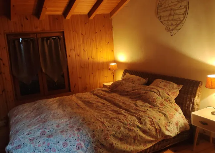 Maison Cosy Et Conviviale, Le B7 * Besset